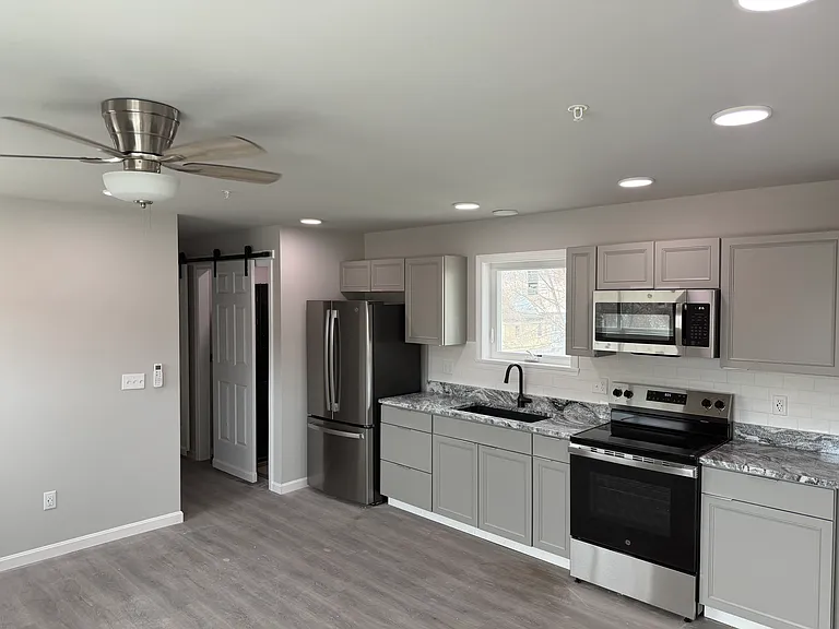 21 Isham St #101 — Photo 11