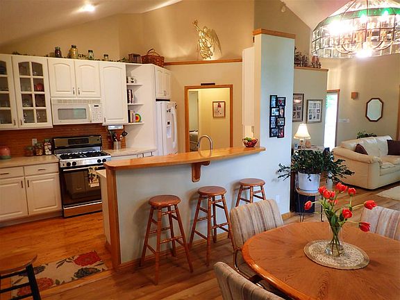 5th image of 3086 W Riverview Dr