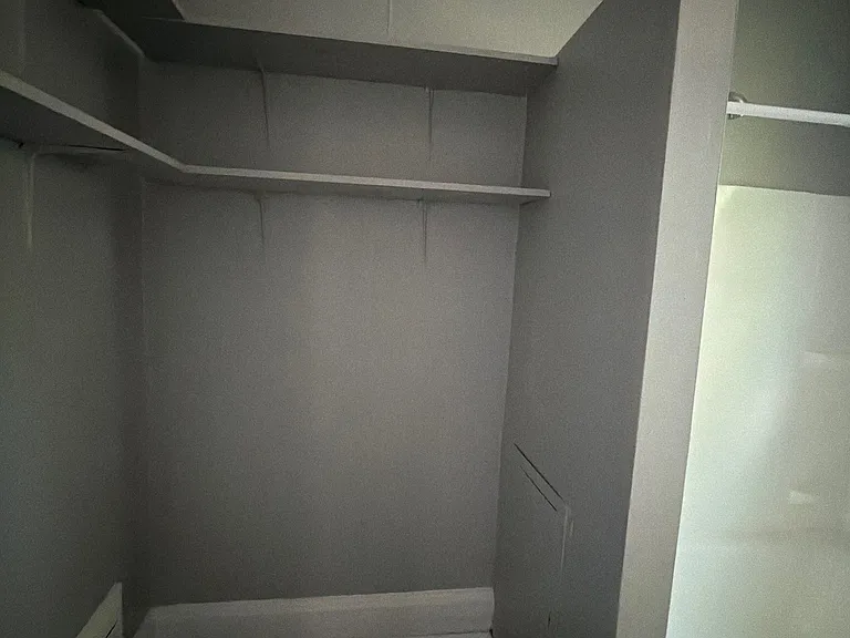 943 Rosemont Ave — Photo 7