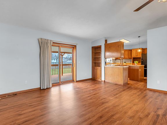 5th image of 339 Azalea Ln