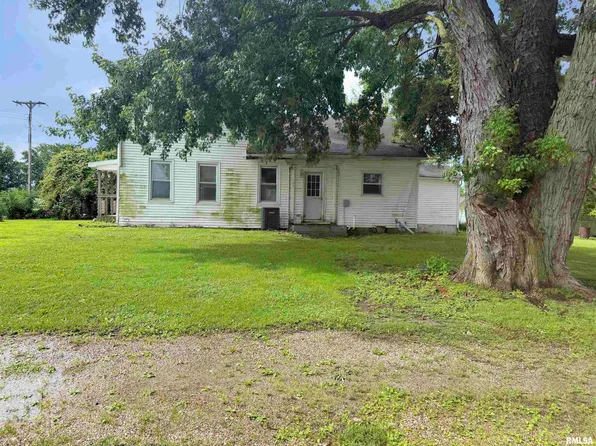 107 E Market St, Table Grove, IL 61482