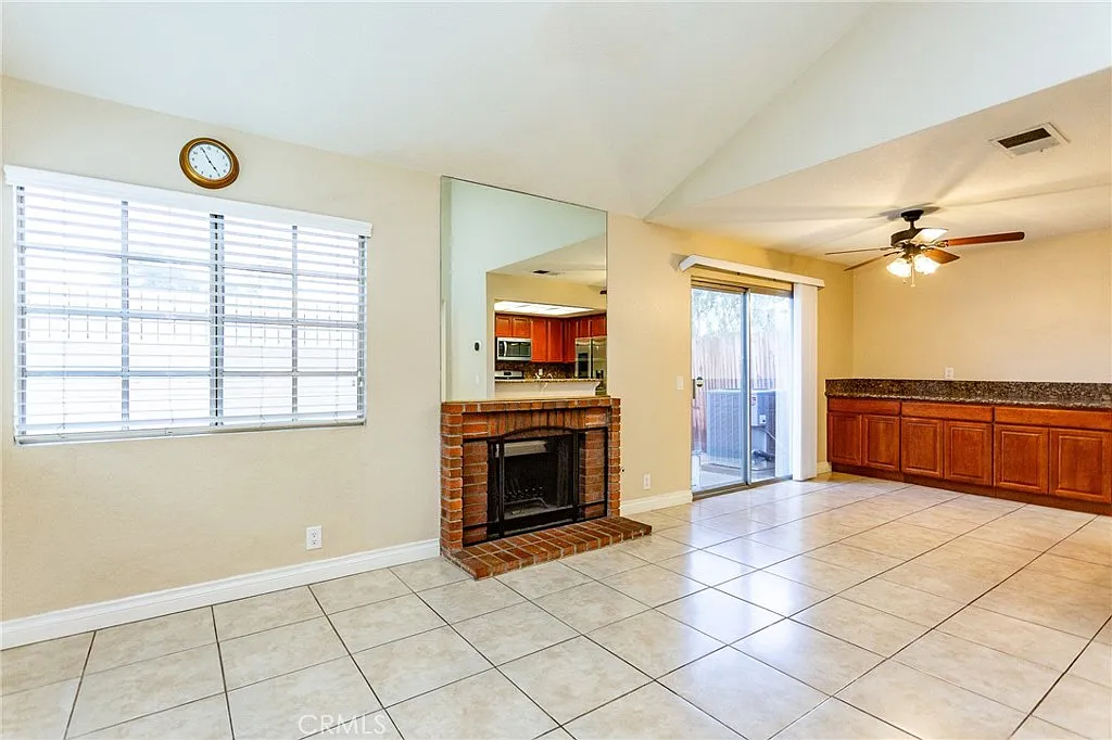 3 bed, 1497 sqft, $3,275 — Photo 3