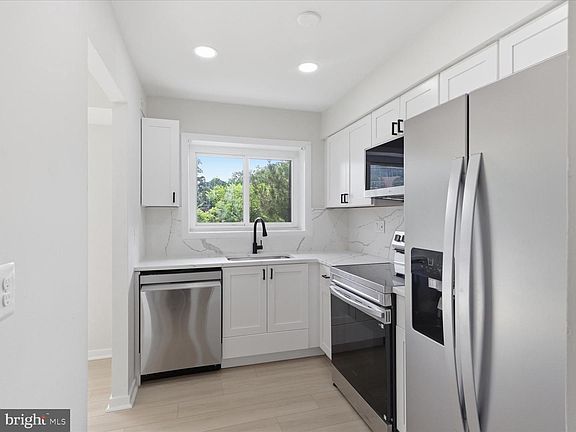 5th image of 3200 S 28th St APT 202