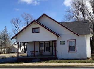 1207 2nd St, Charleston, IL 61920