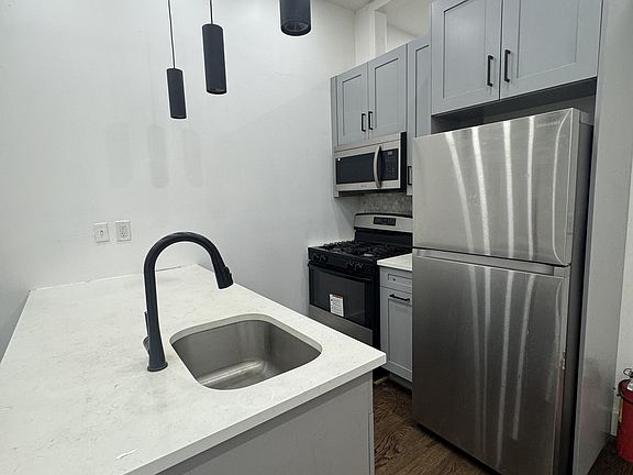 5th image of 60 Jordan Ave #4