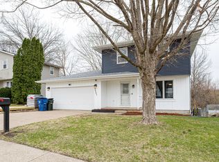 2321 W 57th St, Davenport, IA 52806