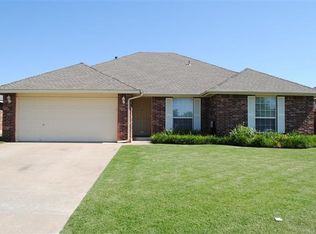 513 NE 23rd St, Newcastle, OK 73065