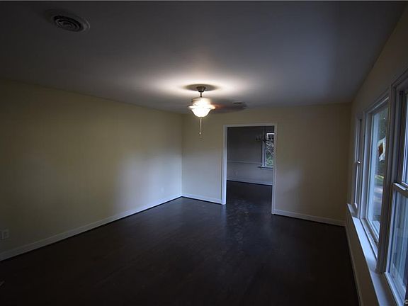 3rd image of 11998 Sunset Dr