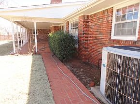 3rd image of 1223 W C Ave