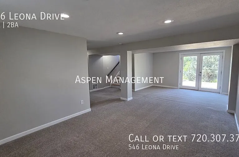 546 Leona Dr — Photo 14