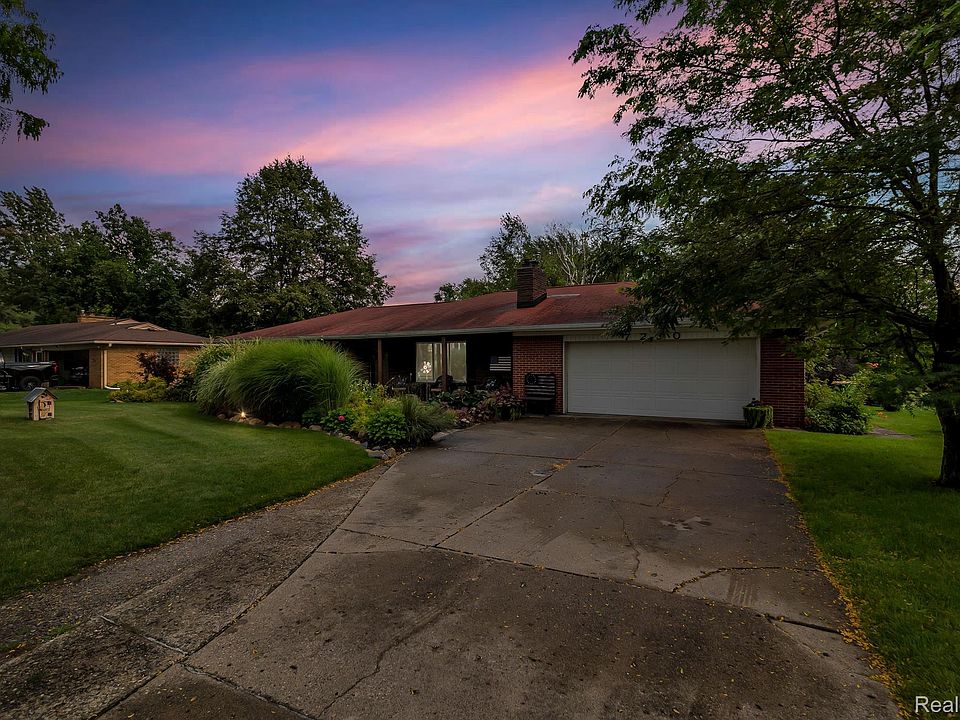 1st image of 7230 Green Valley Dr