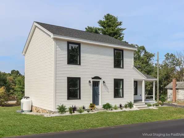 19 Old Manchester Road, Raymond, NH 03077