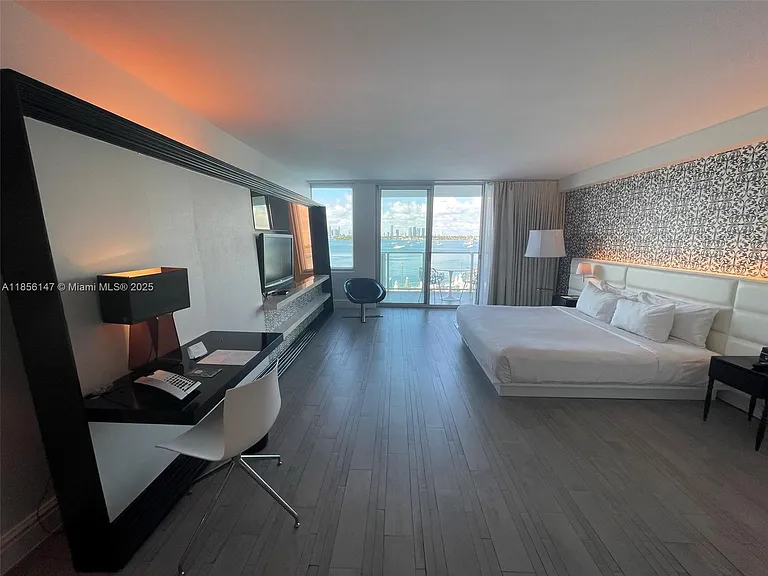 1100 West Ave #322 — Photo 34