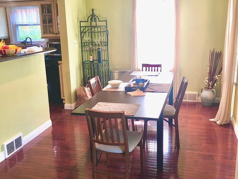 410 Catalpa Dr — Photo 6