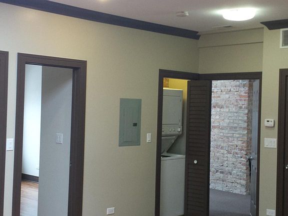 3rd image of 4042 N Elston Ave #2N