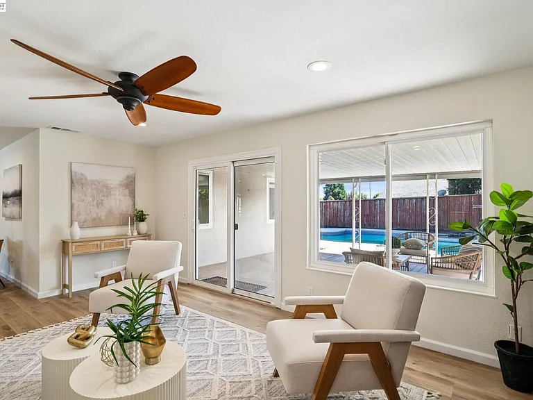 201 Ramon Pl — Photo 24