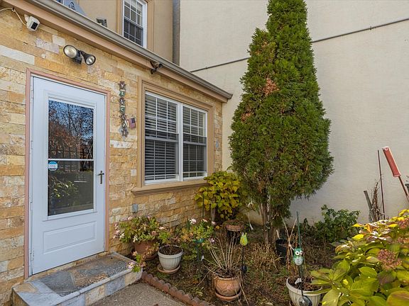 5th image of 2205 E Dauphin St