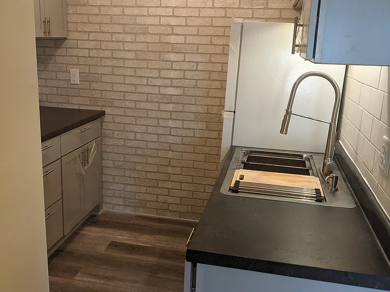 2733 Girard Ave S #303 — Photo 9