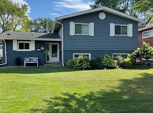 1311 E Eastman St, Arlington Heights, IL