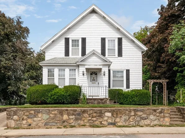 15 Carter Ave, Blackstone, MA 01504