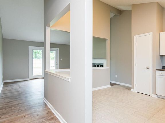 4th image of 109 Madison Hills Blvd