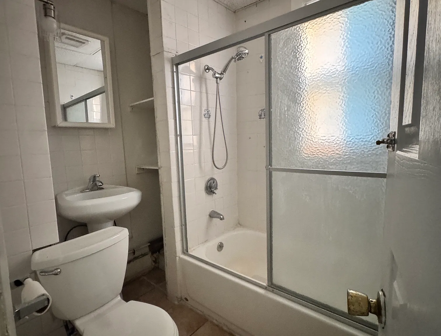 3 bed, 1265 sqft, $2,650 — Photo 2