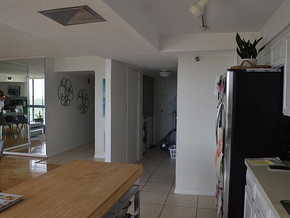 3rd image of 3301 Bayshore Blvd Unit 1810