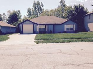 213 SW Creek Ridge Dr, Grain Valley, MO 64029