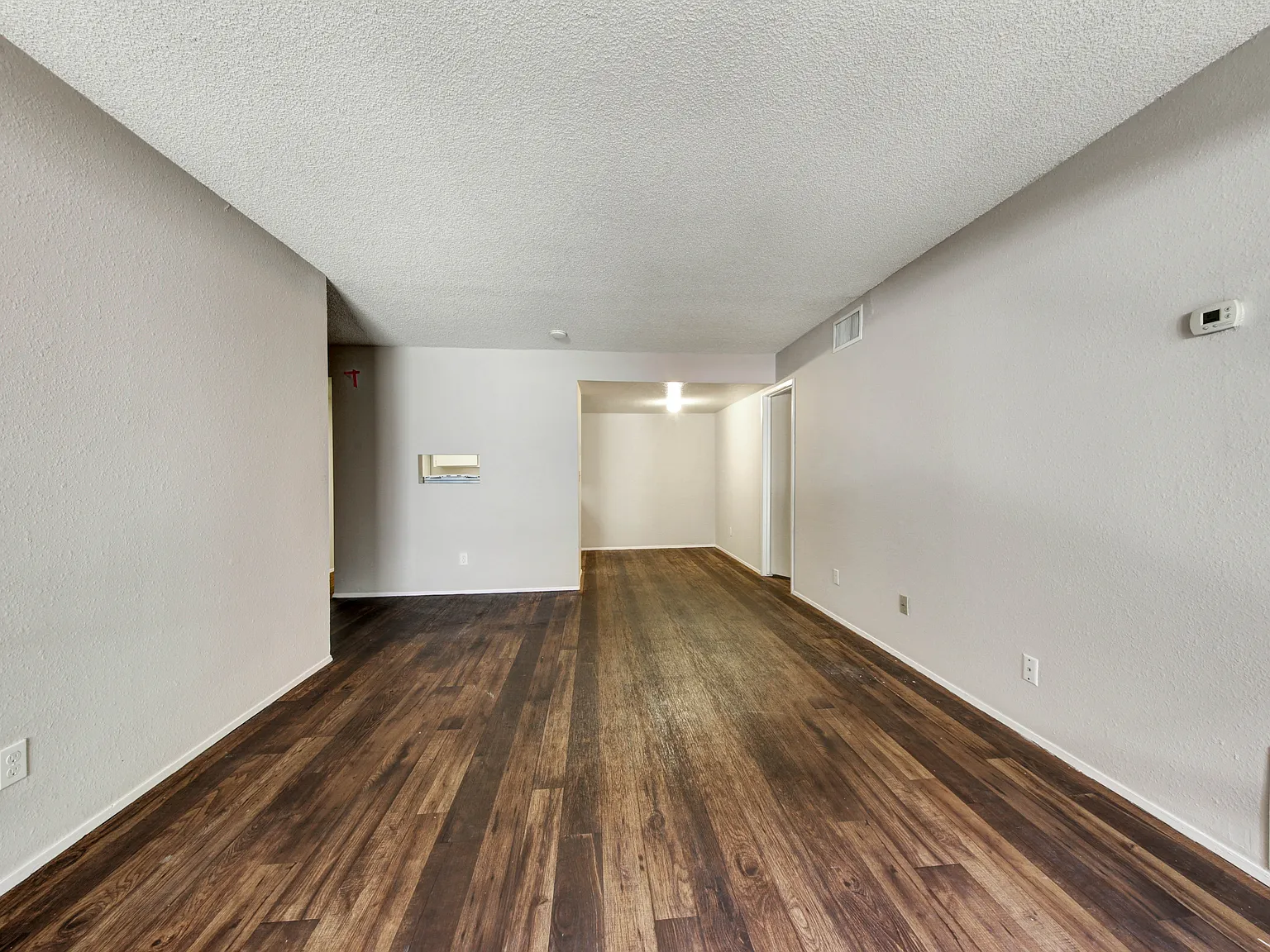 2 bed, 800 sqft, $2,280 — Photo 1