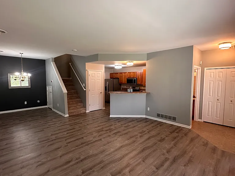 3050 Cloverly Ln — Photo 3