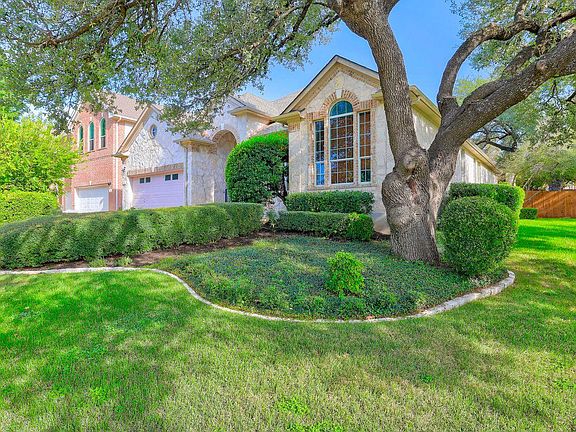 3rd image of 3992 Lord Byron Cir