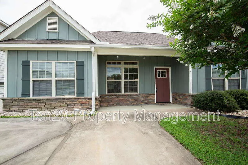 3 bed, 2.0 bath, 1309 sqft, $1,800 — Photo 1