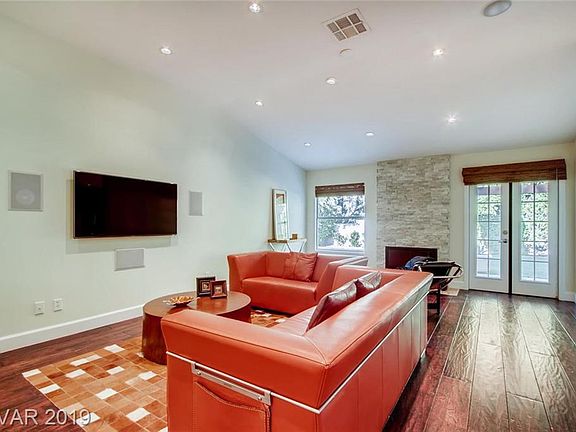 3rd image of 3044 Saint Tropez St