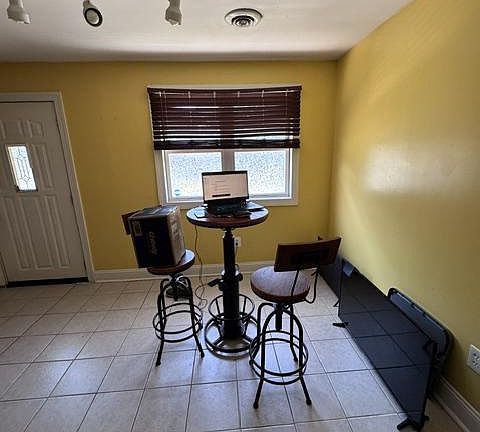 2nd image of 208 Aster Ln