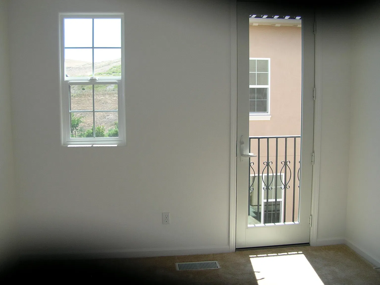 1 bed, 700 sqft, $2,300 — Photo 1