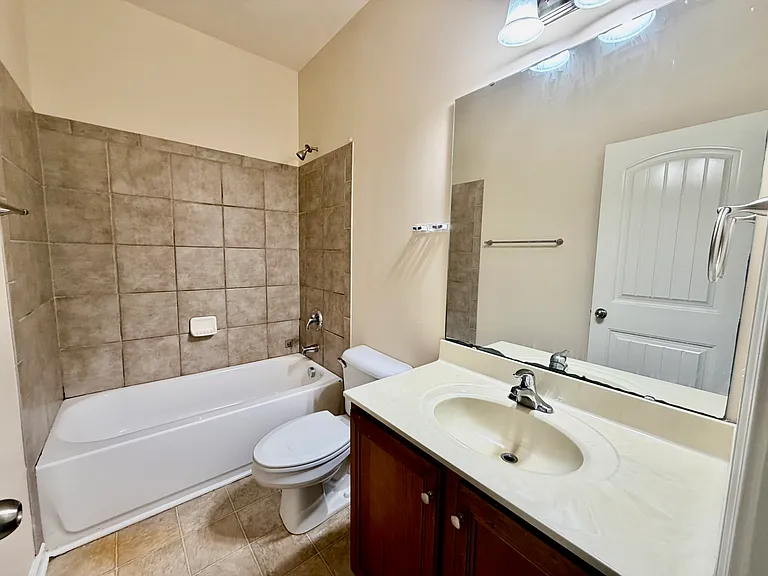48 Salerno Dr — Photo 16