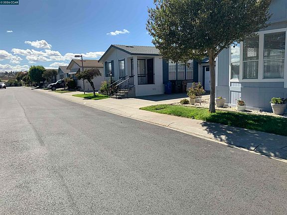 5th image of 1800 Strasbourg Ln