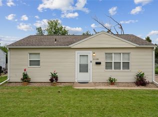 2128 8th Ave SW, Cedar Rapids, IA 52404