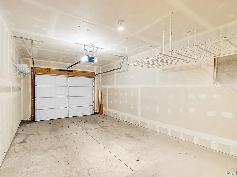 8208 Chesapeake Cir — Photo 34