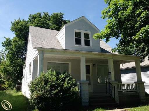 1st image of 428 E Elza Ave