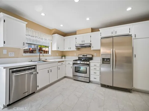 15124 Campus Park Dr APT A, Moorpark, CA 93021