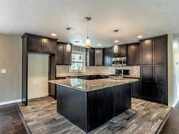 3rd image of 3313 N 17th Ave