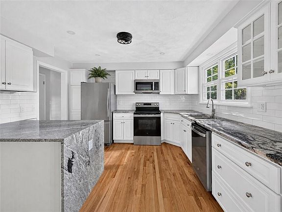 3rd image of 1 Angell Rd