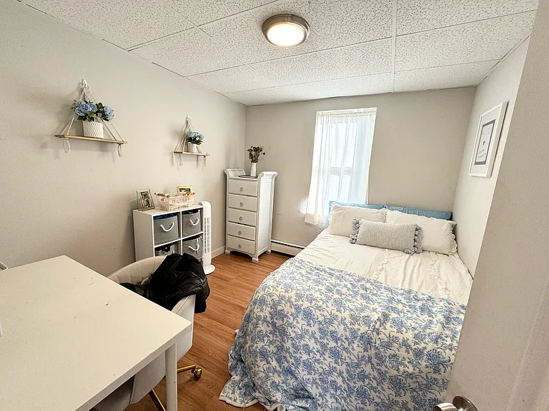 1572 Tremont St #3L — Photo 6