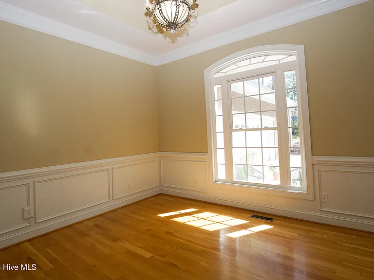 16 Montrose Ct — Photo 15