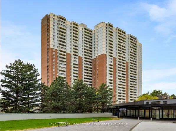 5 Massey Sq Unit 1710, Toronto, ON M4C 5L6