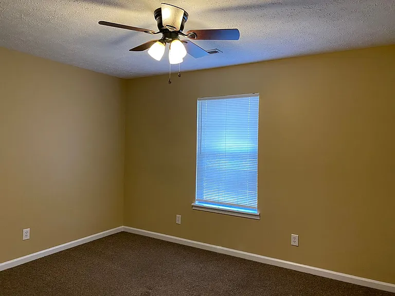 3865 Northeast Dr — Photo 7