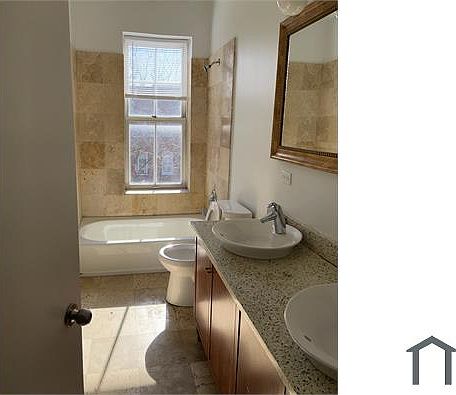 5th image of 10461 S Corliss Ave #2