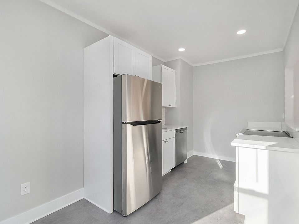 601 W 4th St Apt 26, photo 14