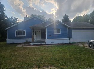 15112 Blueberry Dr, Holly, MI 48442